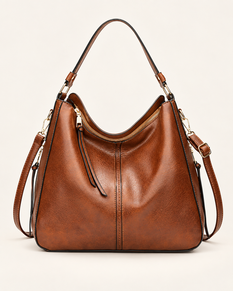 Bolso coñac en fondo de estudio