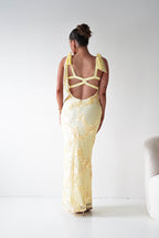 Vestido largo con apliques florales Mahalia | Amarillo