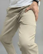 Andrés | Pantalón elástico entallado para hombre