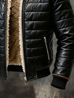Chaqueta de hombre con cuello alto y cremallera