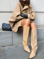 Abrigo oversize beige con botones