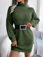 Vestido corto de punto grueso con botones al hombro