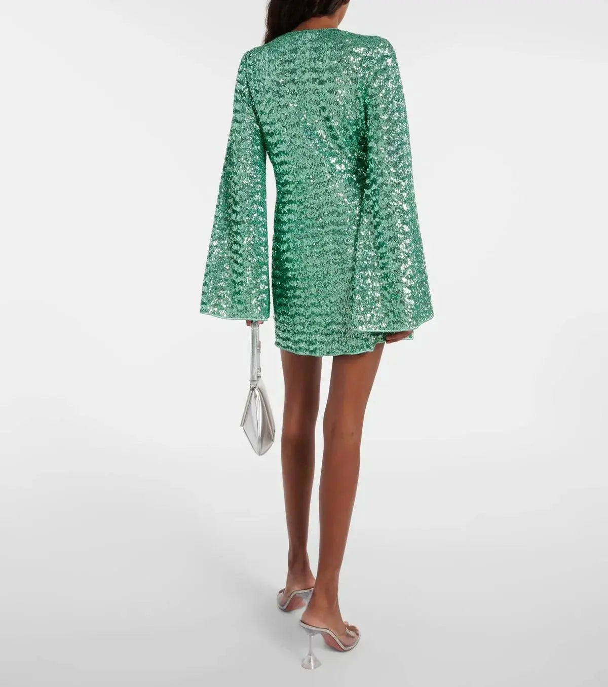 Vestido corto con brillo y escote en V