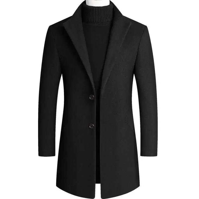 Abrigo de hombre con cuello alto y botones