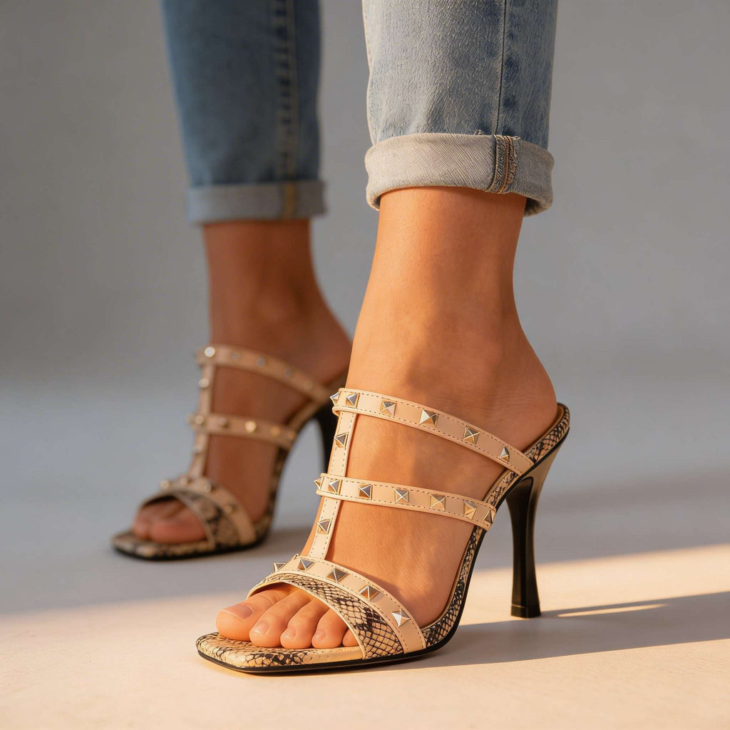 Natalie | Tacones con correa y tachuelas