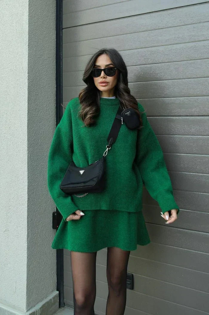 Beatrice | Conjunto de jersey y falda de punto