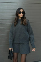 Beatrice | Conjunto de jersey y falda de punto