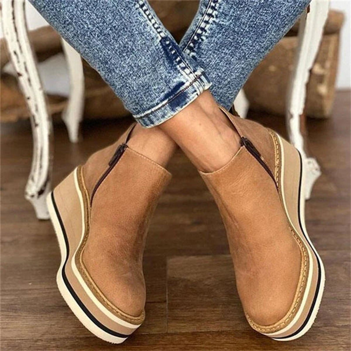 Botines de cuña y plataforma con cremallera lateral