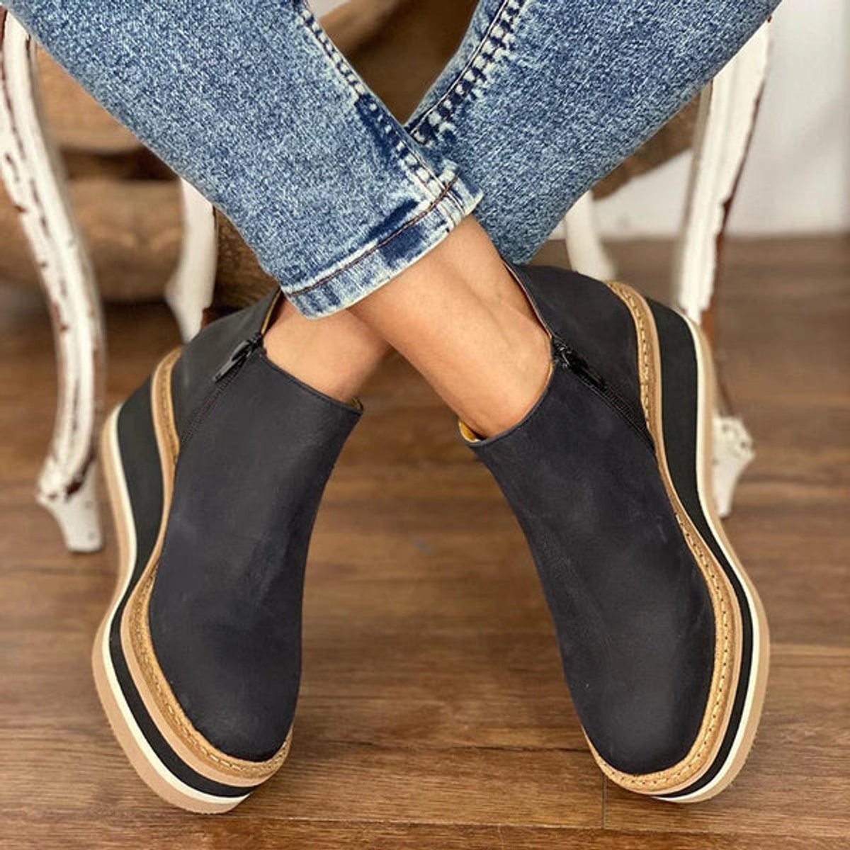 Botines de cuña y plataforma con cremallera lateral