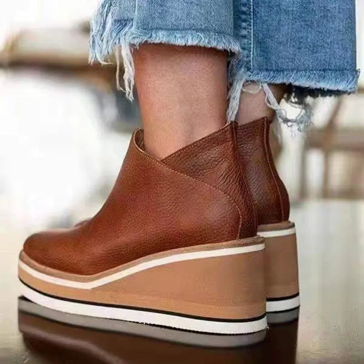 Botines de cuña y plataforma con cremallera lateral