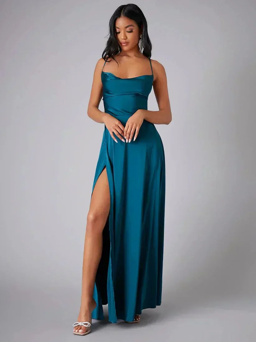Vestido largo satinado con espalda abierta