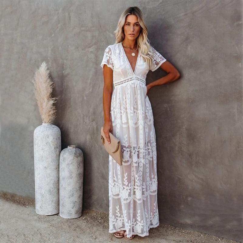 Vestido largo blanco de encaje con escote en V
