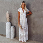 Vestido largo blanco de encaje con escote en V