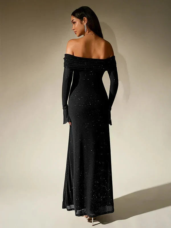 Vestido largo con brillo y hombros descubiertos