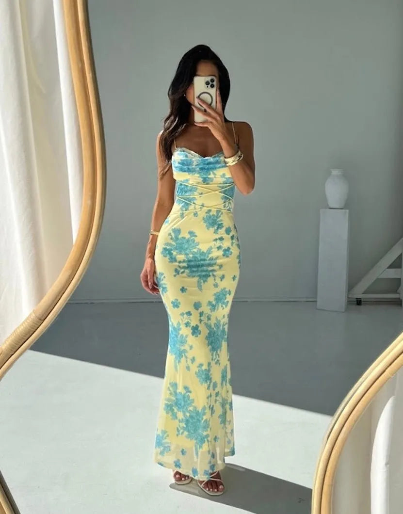 Vestido midi de flores sin mangas