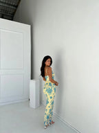 Vestido midi de flores sin mangas