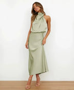 Vestido midi con cuello halter drapeado
