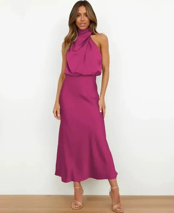Vestido midi con cuello halter drapeado