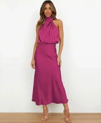 Vestido midi con cuello halter drapeado