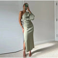 Vestido midi de un hombro con abertura lateral