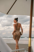 Vestido corto de crochet con cuello halter