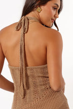 Vestido corto de crochet con cuello halter