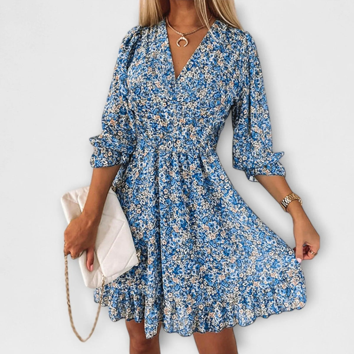Vestido corto de flores con escote en V