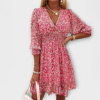 Vestido corto de flores con escote en V