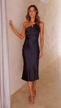 Guillermina | Vestido midi satinado de un hombro