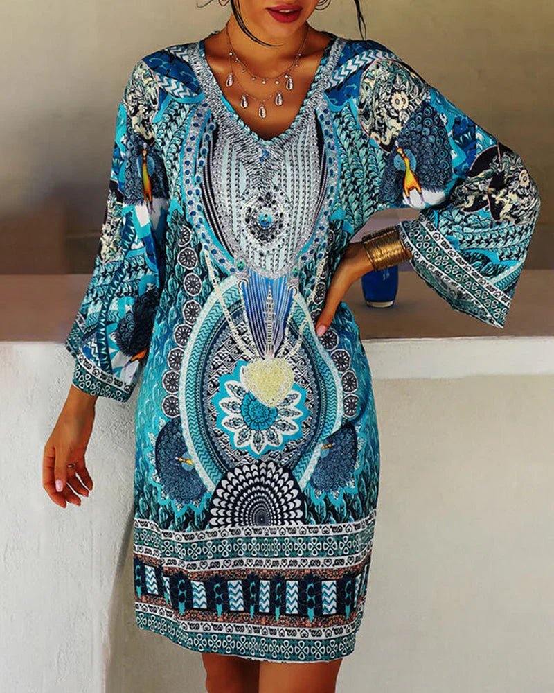 Vestido corto boho estampado con escote en V