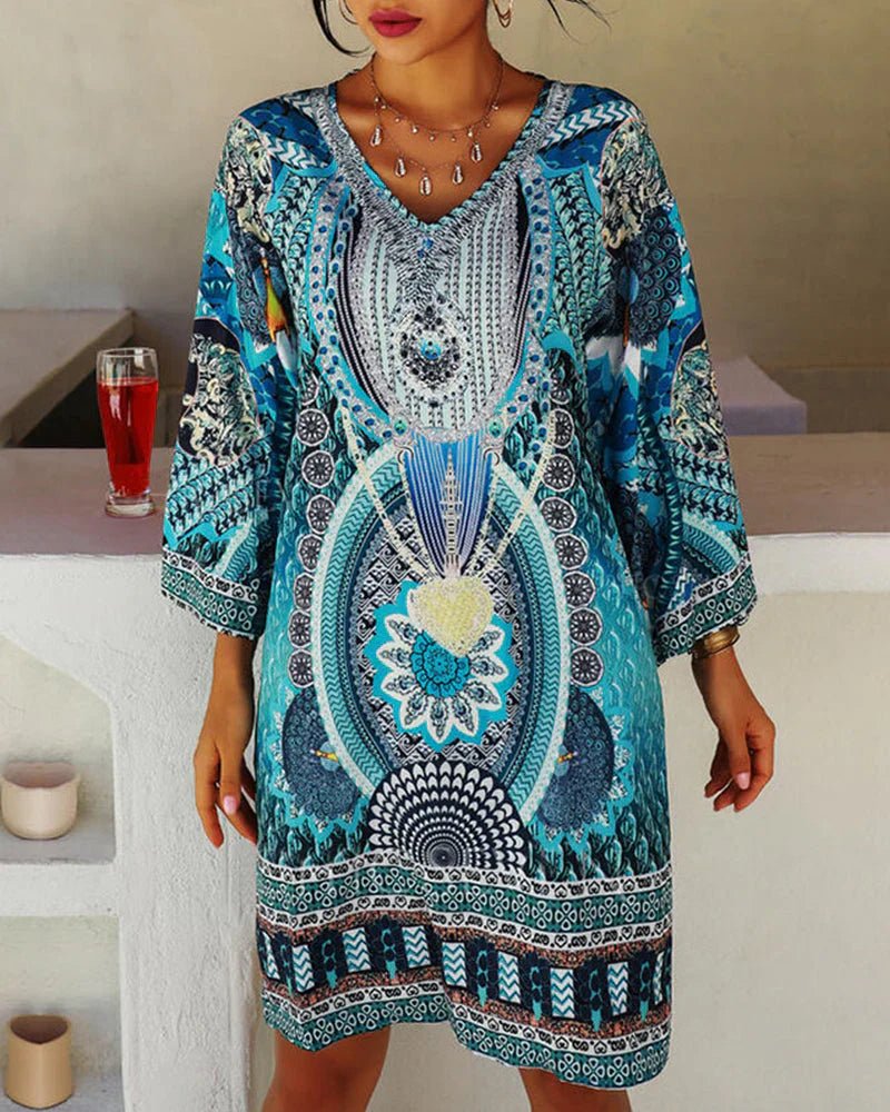 Vestido corto boho estampado con escote en V