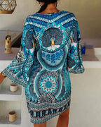 Vestido corto boho estampado con escote en V