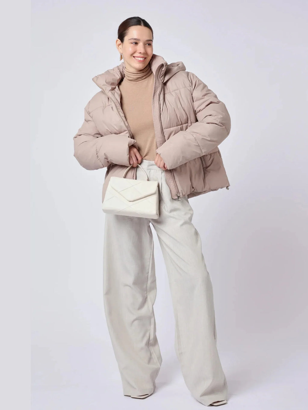 Elena Chaqueta acolchada clásica corta con capucha desmontable